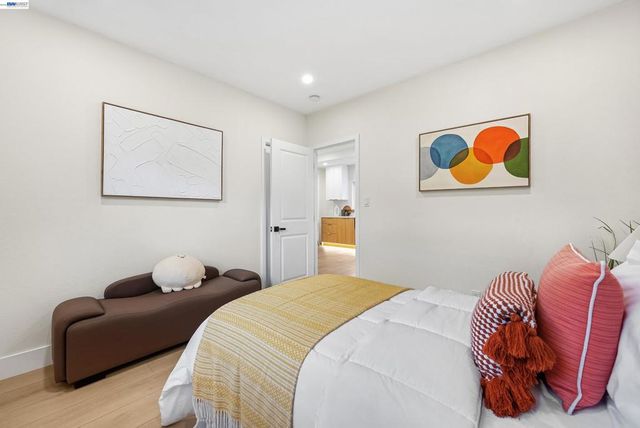 22 Garden Rd, Alameda, CA 94502