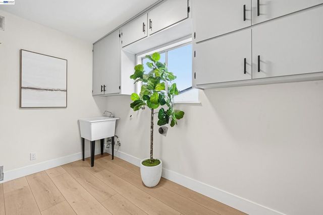 22 Garden Rd, Alameda, CA 94502