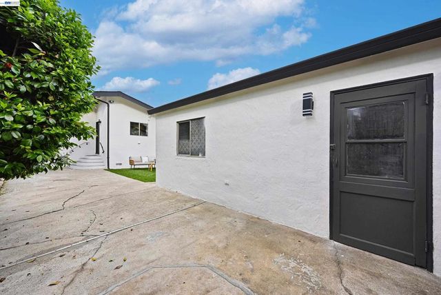 22 Garden Rd, Alameda, CA 94502