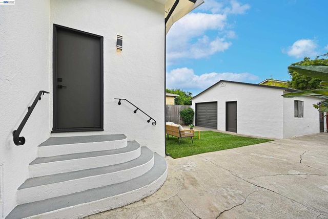 22 Garden Rd, Alameda, CA 94502