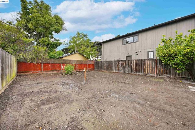 22 Garden Rd, Alameda, CA 94502