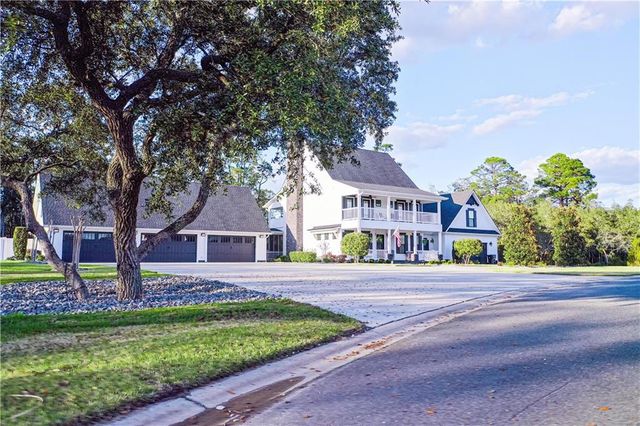 116 Plantation Pines Drive, Blackshear, GA 31516
