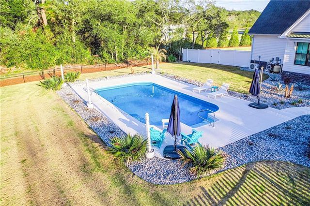 116 Plantation Pines Drive, Blackshear, GA 31516