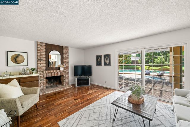 721 Black Point Pl, Clayton, CA 94517