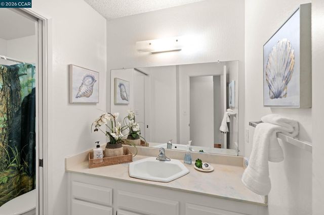 721 Black Point Pl, Clayton, CA 94517