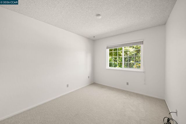 721 Black Point Pl, Clayton, CA 94517