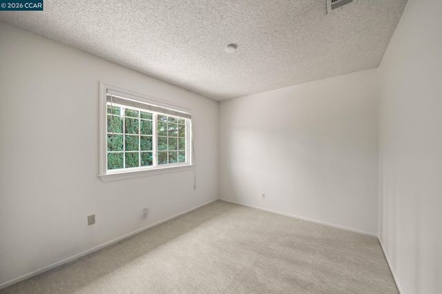721 Black Point Pl, Clayton, CA 94517