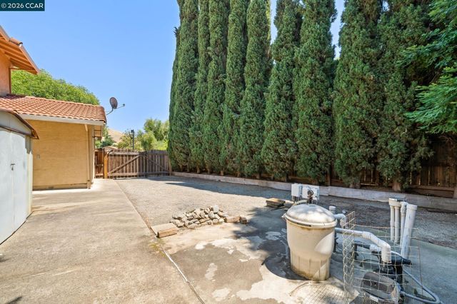 721 Black Point Pl, Clayton, CA 94517