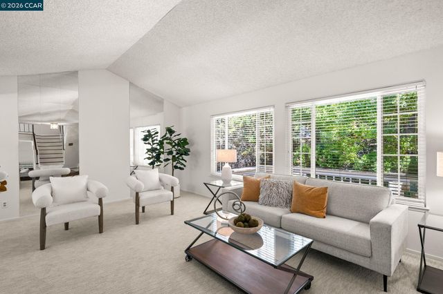 721 Black Point Pl, Clayton, CA 94517