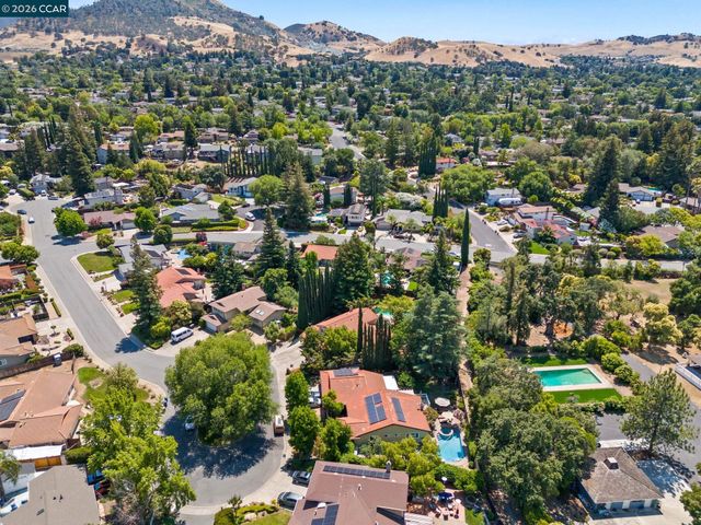 721 Black Point Pl, Clayton, CA 94517