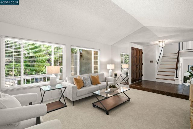 721 Black Point Pl, Clayton, CA 94517