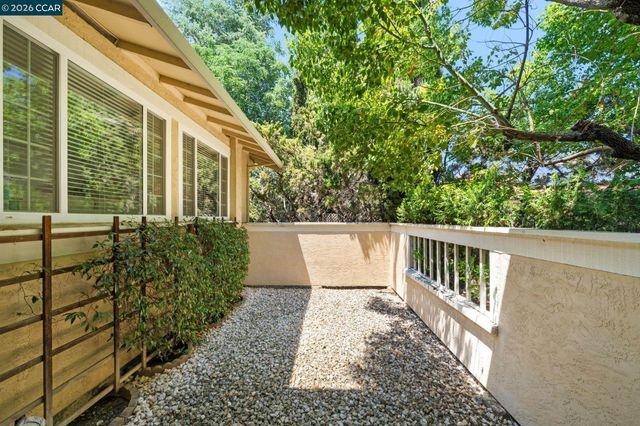 721 Black Point Pl, Clayton, CA 94517