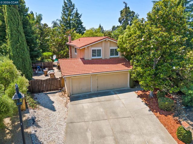 721 Black Point Pl, Clayton, CA 94517