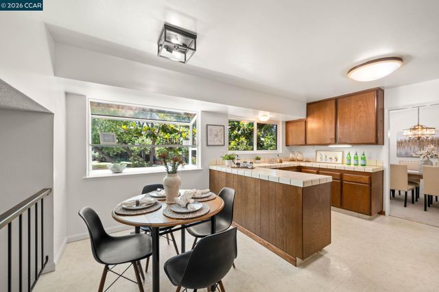 721 Black Point Pl, Clayton, CA 94517