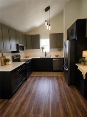 1005 SE Bridgehampton Way, Lee's Summit, MO 64081