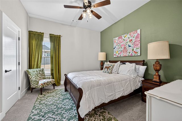 6414 S 62nd Street, Rogers, AR 72758