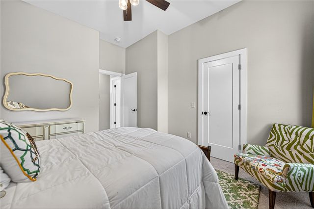 6414 S 62nd Street, Rogers, AR 72758