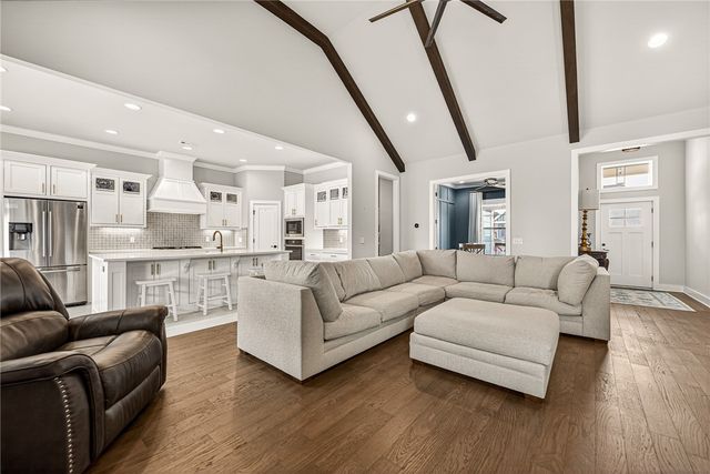 6414 S 62nd Street, Rogers, AR 72758