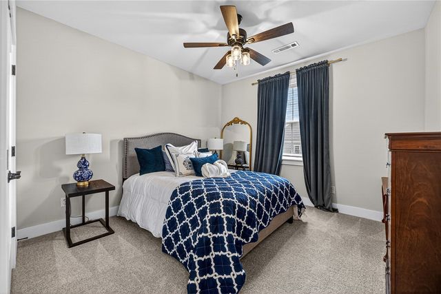 6414 S 62nd Street, Rogers, AR 72758