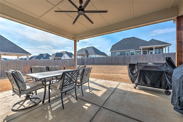 6414 S 62nd Street, Rogers, AR 72758