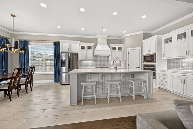 6414 S 62nd Street, Rogers, AR 72758