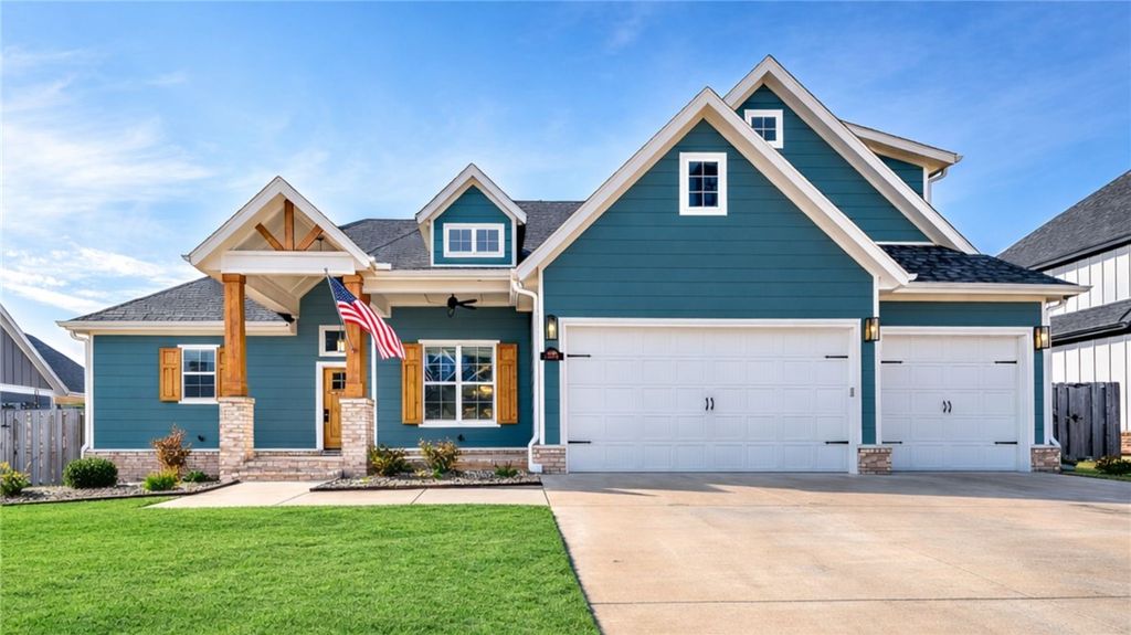 6414 S 62nd Street, Rogers, AR 72758