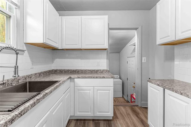 1726 Helen Street, Garden City, MI 48135