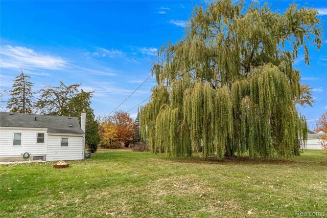 1726 Helen Street, Garden City, MI 48135