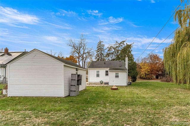 1726 Helen Street, Garden City, MI 48135