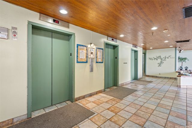 98-402 Koauka Loop 2313, Aiea, HI 96701