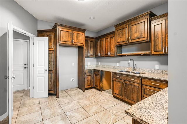 37655 Osawatomie Road, Osawatomie, KS 66064