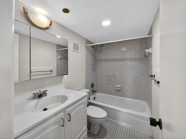 1200 Saint Charles Place 619, Pembroke Pines, FL 33026