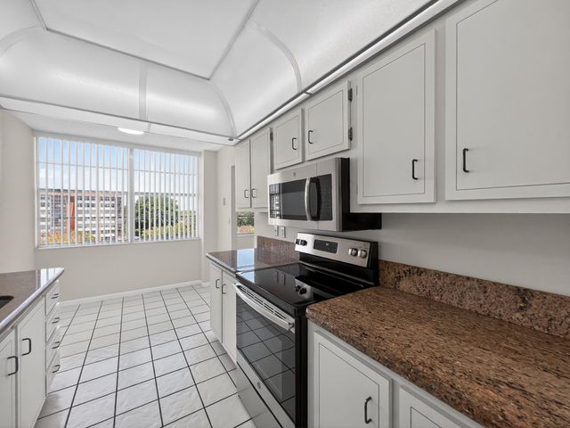1200 Saint Charles Place 619, Pembroke Pines, FL 33026