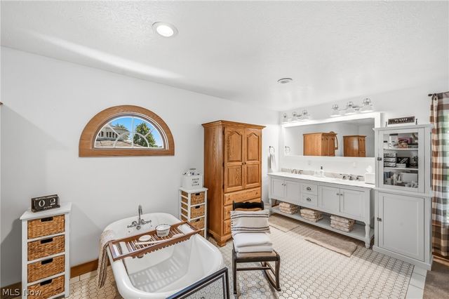2628 State Route 534, Southington, OH 44470