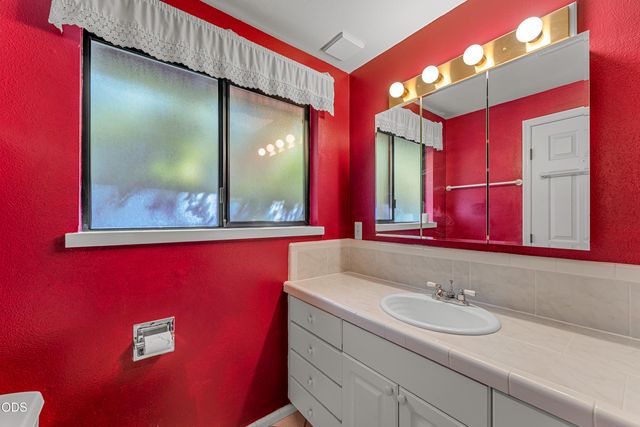 387 Carrollwood Drive, Grants Pass, OR 97527