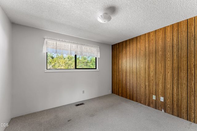 387 Carrollwood Drive, Grants Pass, OR 97527