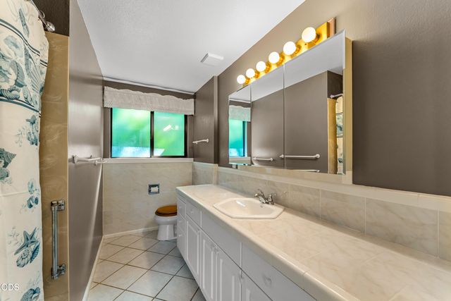 387 Carrollwood Drive, Grants Pass, OR 97527