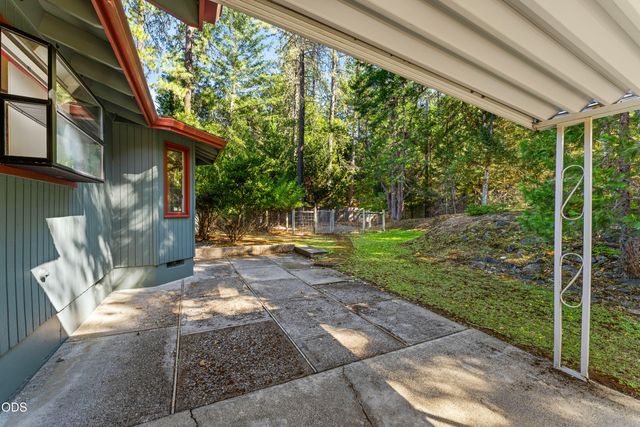 387 Carrollwood Drive, Grants Pass, OR 97527