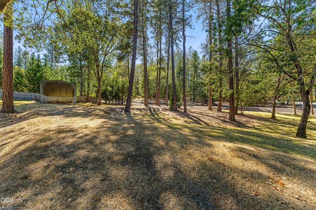 387 Carrollwood Drive, Grants Pass, OR 97527