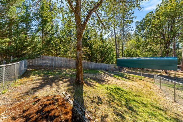 387 Carrollwood Drive, Grants Pass, OR 97527