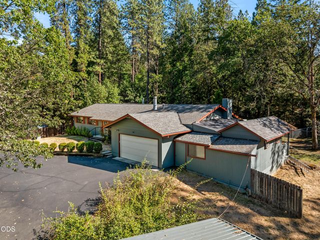 387 Carrollwood Drive, Grants Pass, OR 97527