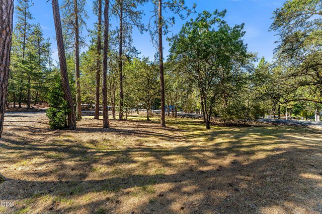 387 Carrollwood Drive, Grants Pass, OR 97527