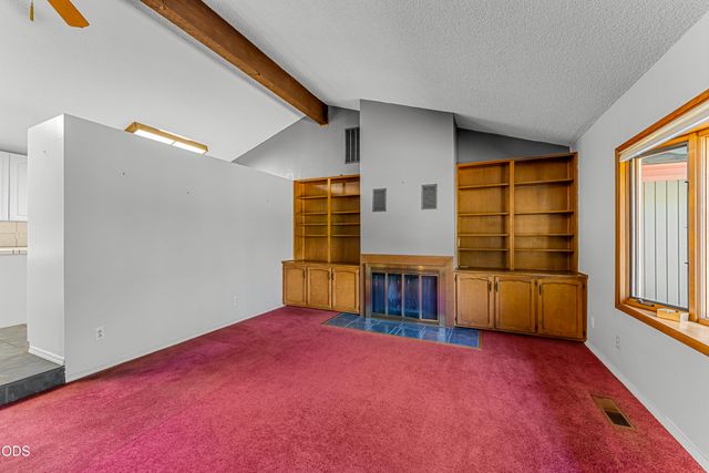 387 Carrollwood Drive, Grants Pass, OR 97527