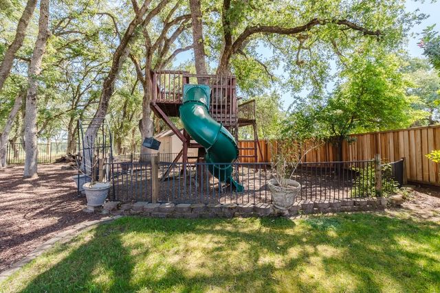 216 Tail Race Ct, Roseville, CA 95747