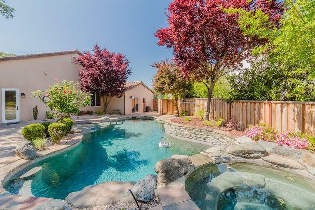216 Tail Race Ct, Roseville, CA 95747
