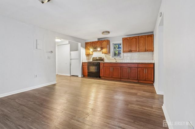 219 Seaman Street, New Brunswick, NJ 08901
