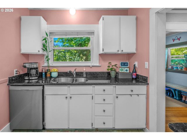 1507 N WATTS St, Portland, OR 97217