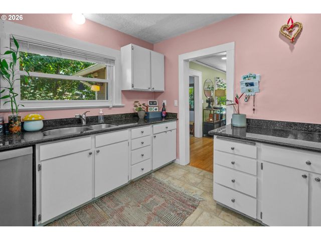 1507 N WATTS St, Portland, OR 97217
