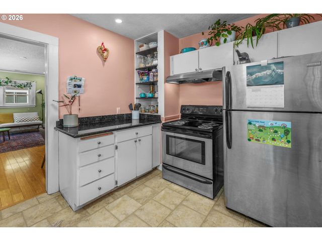 1507 N WATTS St, Portland, OR 97217