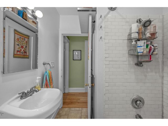 1507 N WATTS St, Portland, OR 97217
